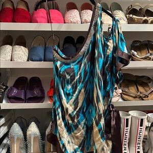 bebe Blue and Gray Patterned Blouse